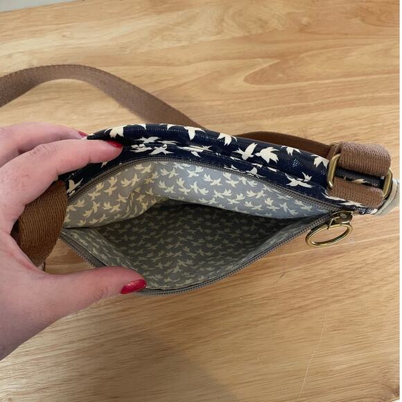 Fossil Crossbody - Blue & Grey Birds, Coated Canvas *STAINS* - Picture 8 of 8